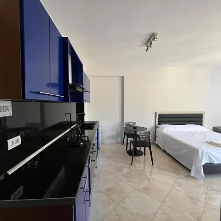 Cozy Near The Sea Apartamento *